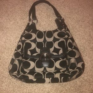 Coach shoulder bag. Great Condition.